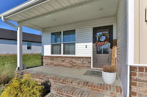 Exterior - 1145 E Manitou Ct, Nixa, MO 65714 photo 3 of 7
