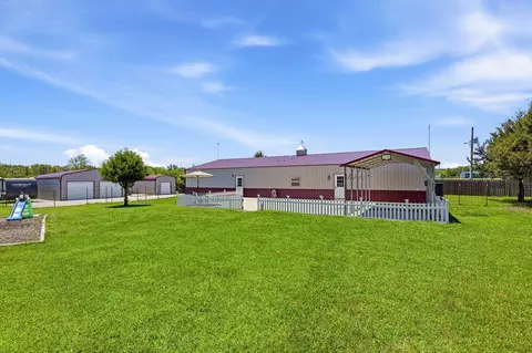 Exterior - 25151 Silent Rd, Flemington, MO 65650 photo 5 of 10