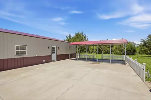 Exterior - 25151 Silent Rd, Flemington, MO 65650 photo 6 of 10
