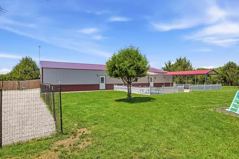 Exterior - 25151 Silent Rd, Flemington, MO 65650 photo 3 of 10