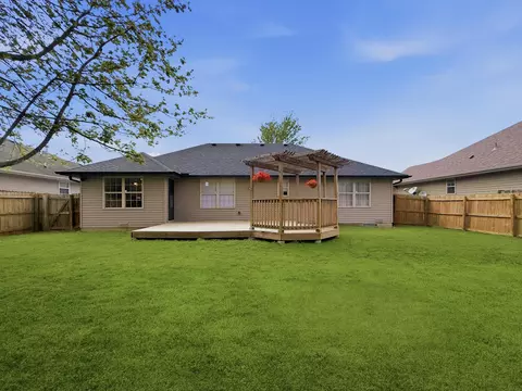 338 S Canton Ave, Springfield, MO 65802