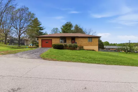 423 Jeanne Dr, Mount Vernon, MO 65712