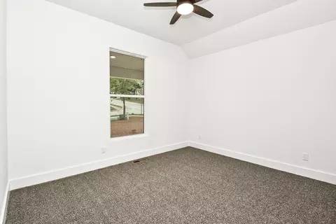 Bedroom - 2014 E Jay St, Ozark, MO 65721 photo 5 of 11