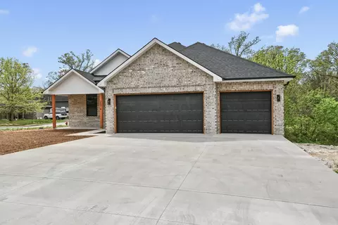 Exterior - 2014 E Jay St, Ozark, MO 65721 photo 5 of 10