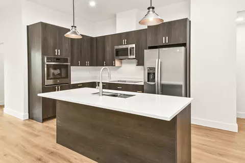 Kitchen - 2014 E Jay St, Ozark, MO 65721 photo 2 of 7