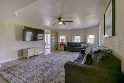 Living - 27302 Cimarron Dr, Eagle Rock, MO 65641 photo 4 of 5