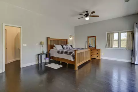 Bedroom - 27302 Cimarron Dr, Eagle Rock, MO 65641 photo 6 of 12