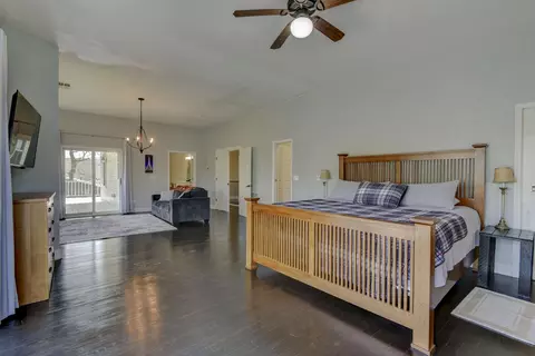 Bedroom - 27302 Cimarron Dr, Eagle Rock, MO 65641 photo 1 of 12