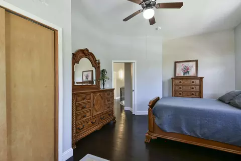 Bedroom - 27302 Cimarron Dr, Eagle Rock, MO 65641 photo 5 of 12