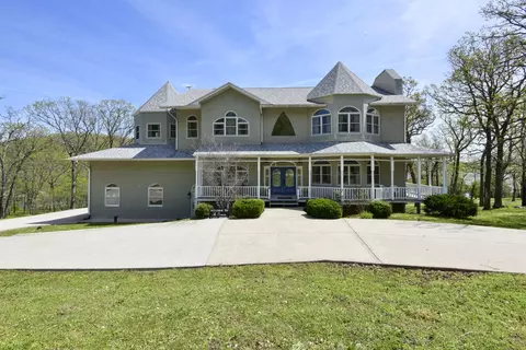 Exterior - 27302 Cimarron Dr, Eagle Rock, MO 65641 photo 2 of 10