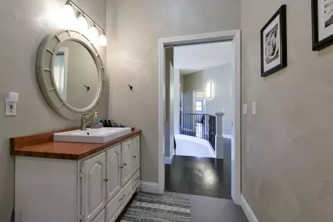 Bath - 27302 Cimarron Dr, Eagle Rock, MO 65641 photo 7 of 10