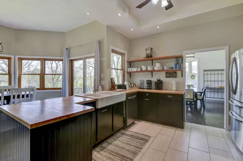 Kitchen - 27302 Cimarron Dr, Eagle Rock, MO 65641 photo 3 of 3