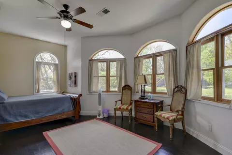 Bedroom - 27302 Cimarron Dr, Eagle Rock, MO 65641 photo 7 of 12