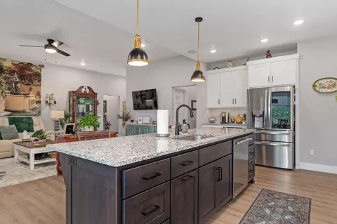 Kitchen - 4898 S Sycamore Ave, Springfield, MO 65810 photo 5 of 5