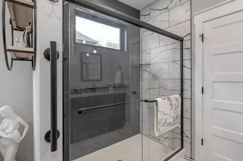 Bath - 4898 S Sycamore Ave, Springfield, MO 65810 photo 1 of 2