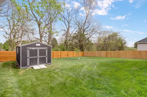 Exterior - 4898 S Sycamore Ave, Springfield, MO 65810 photo 6 of 10