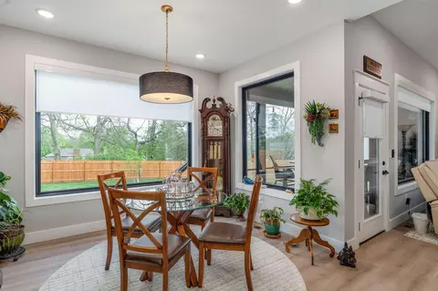 Dining - 4898 S Sycamore Ave, Springfield, MO 65810 photo 1 of 1