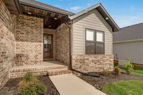 Exterior - 4898 S Sycamore Ave, Springfield, MO 65810 photo 4 of 10