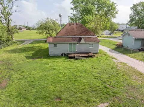 Exterior - 200 W Robberson St, Willard, MO 65781 photo 2 of 4
