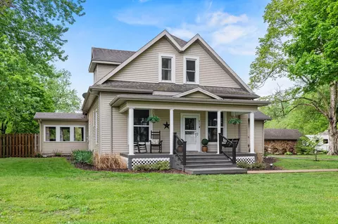 615 E Prairie Ln, Ash Grove, MO 65604