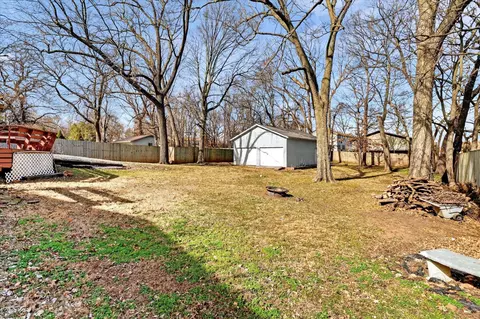 Exterior - 1345 E Walnut St, Springfield, MO 65802 photo 4 of 6