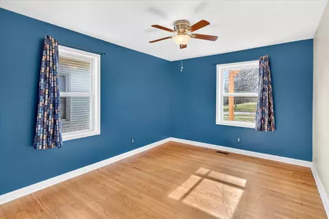 Bedroom - 1345 E Walnut St, Springfield, MO 65802 photo 8 of 10