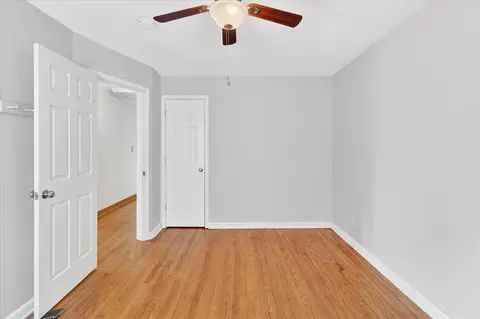 Bedroom - 1345 E Walnut St, Springfield, MO 65802 photo 7 of 10