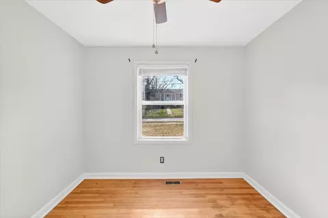 Bedroom - 1345 E Walnut St, Springfield, MO 65802 photo 4 of 10