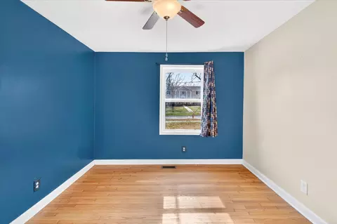 Bedroom - 1345 E Walnut St, Springfield, MO 65802 photo 9 of 10