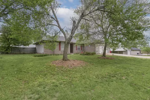 706 N 38 St, Nixa, MO 65714 photo 4