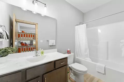 Bath - 127 Summertime Ct, Branson, MO 65616 photo 2 of 4