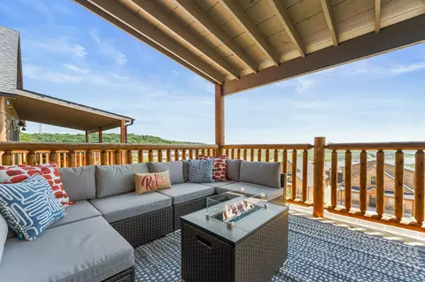 Exterior - 127 Summertime Ct, Branson, MO 65616 photo 5 of 14