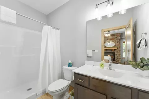 Bath - 127 Summertime Ct, Branson, MO 65616 photo 3 of 4