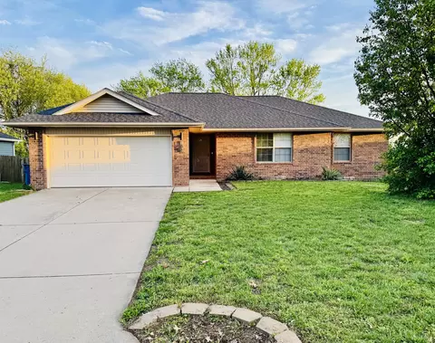 142 W Trail Point Dr, Nixa, MO 65714