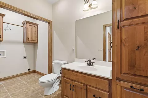 Bath - 4202 Buttonwood Dr, Nixa, MO 65714 photo 1 of 5