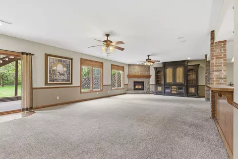 Living - 4202 Buttonwood Dr, Nixa, MO 65714 photo 6 of 7