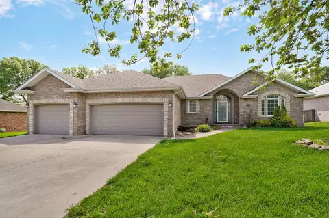 2765 S Marlborough Ave, Springfield, MO 65807