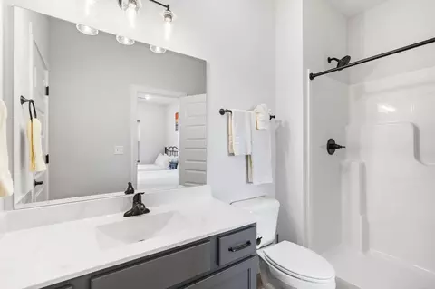 Bath - 10 Shellie Ln, Branson, MO 65616 photo 5 of 9