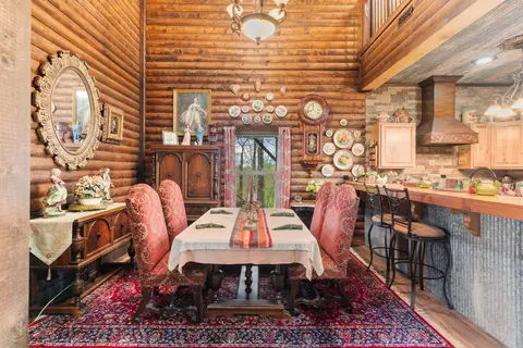 Dining - 2907 Moon Valley Rd, Ozark, MO 65721 photo 2 of 3