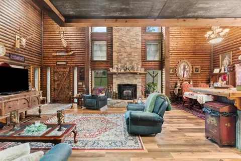 Living - 2907 Moon Valley Rd, Ozark, MO 65721 photo 1 of 4
