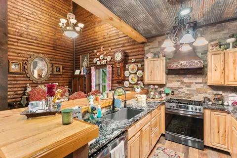 Kitchen - 2907 Moon Valley Rd, Ozark, MO 65721 photo 1 of 2
