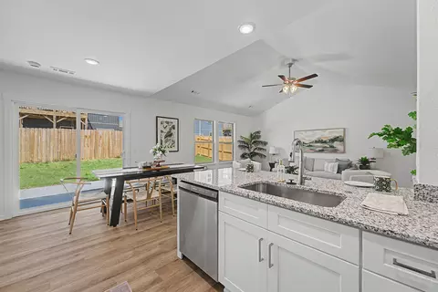 1491 E Charlton St, Republic, MO 65738 photo 9
