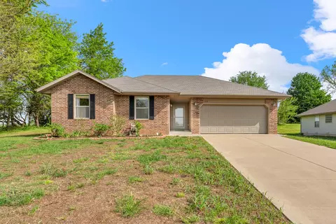 409 Southview Dr, Willard, MO 65781