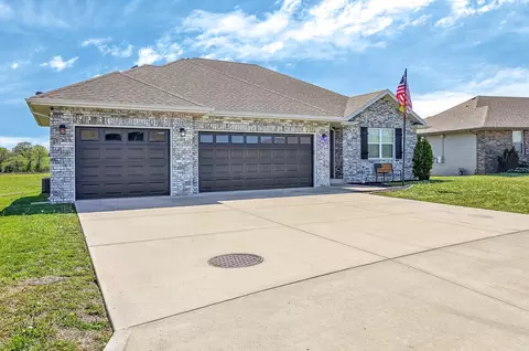 Exterior - 188 W Picardy St, Republic, MO 65738 photo 1 of 9