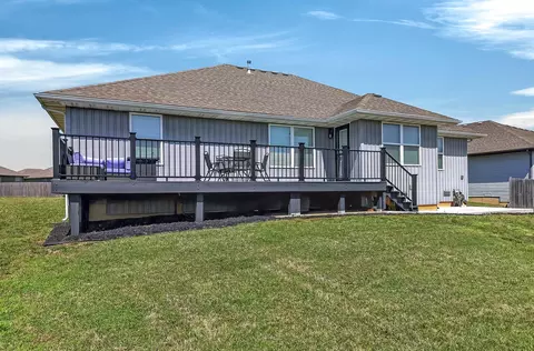 Exterior - 188 W Picardy St, Republic, MO 65738 photo 3 of 9