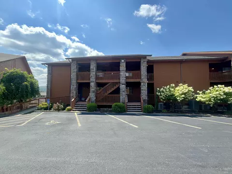 Exterior - 175 Avondale Dr #14, Branson, MO 65616 photo 2 of 12
