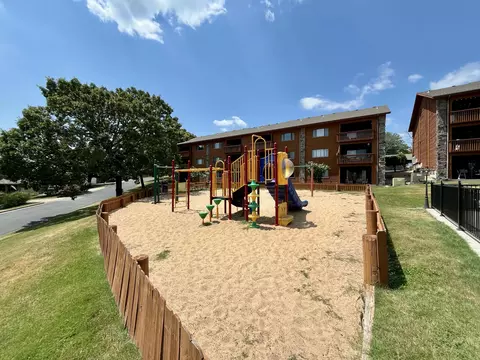 Exterior - 175 Avondale Dr #14, Branson, MO 65616 photo 8 of 12