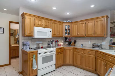 Kitchen - 3848 W Suzanne St, Battlefield, MO 65619 photo 1 of 3