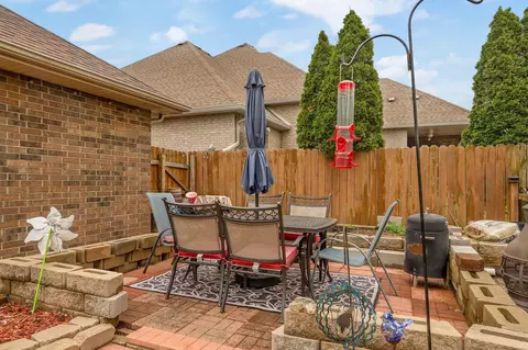 Exterior - 3848 W Suzanne St, Battlefield, MO 65619 photo 6 of 9