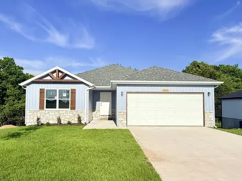 585 Bailiwick Dr, Rogersville, MO 65742